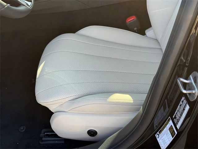 2025 Mercedes Benz E 350 4MATIC photo 13