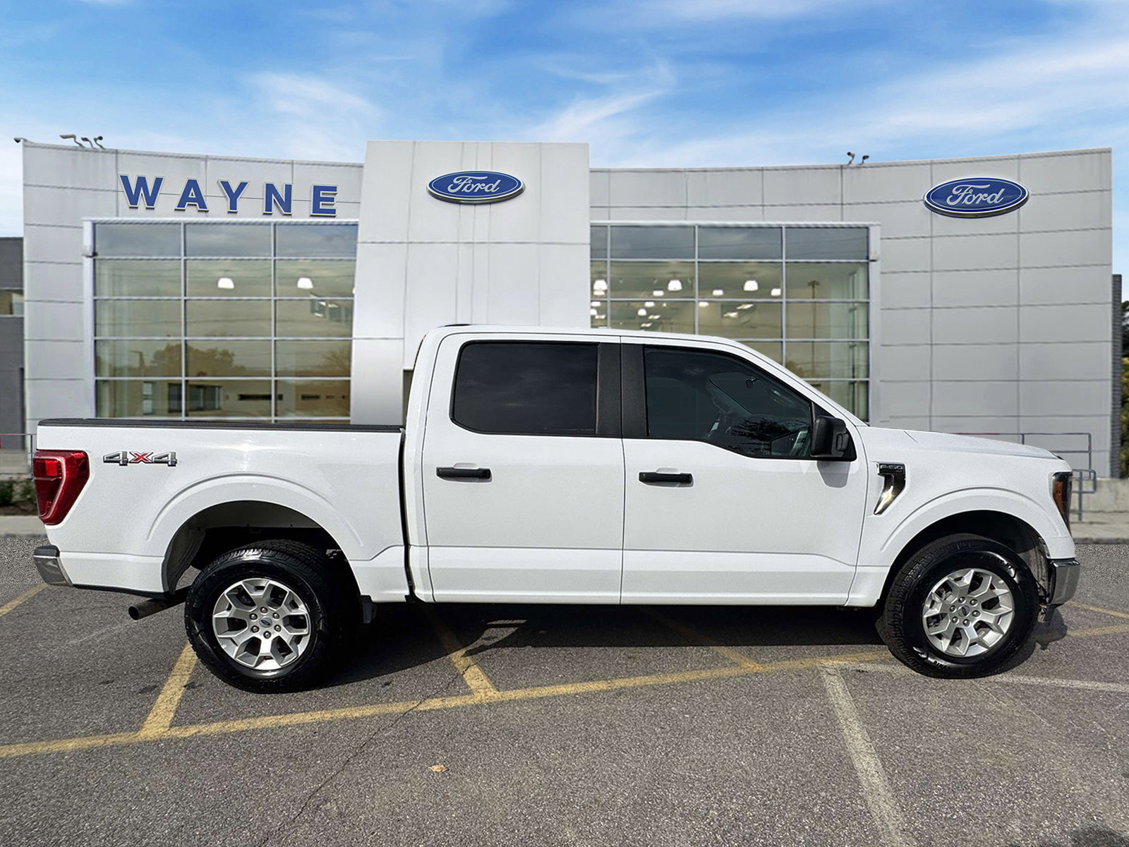 2023 Ford F-150 XLT photo 4