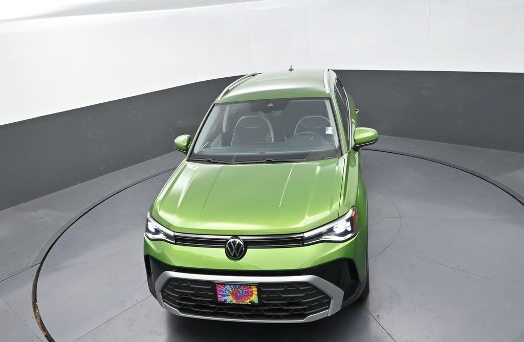 2025 Volkswagen Taos SE photo 11