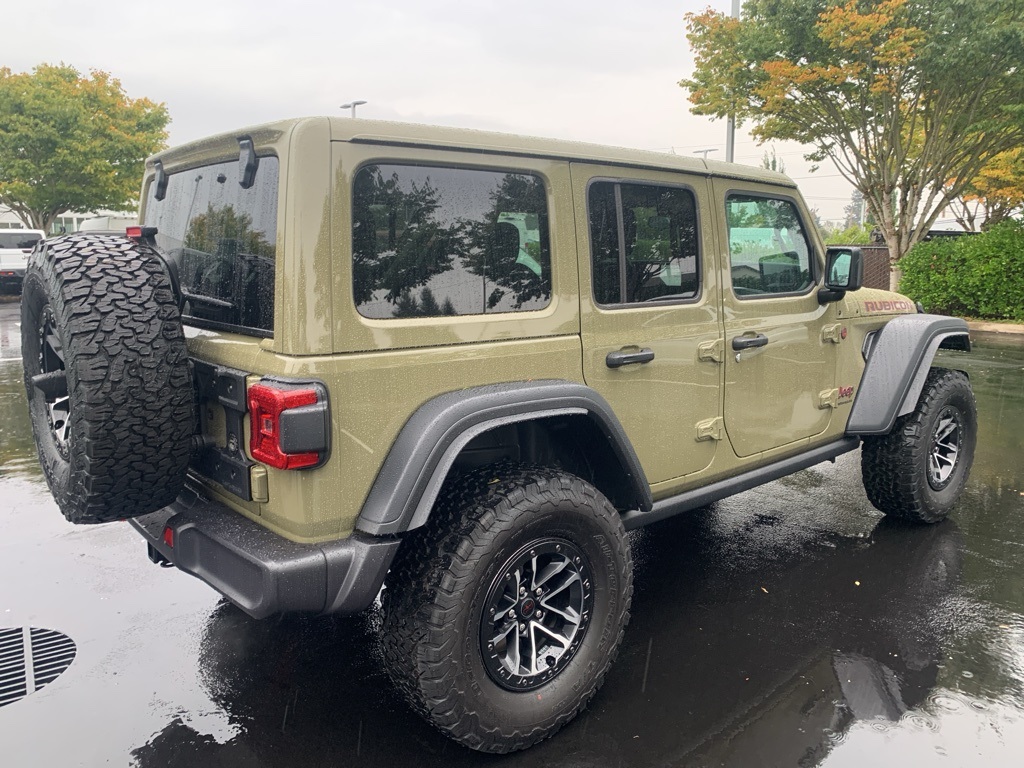 2025 Jeep Wrangler Rubicon photo 3