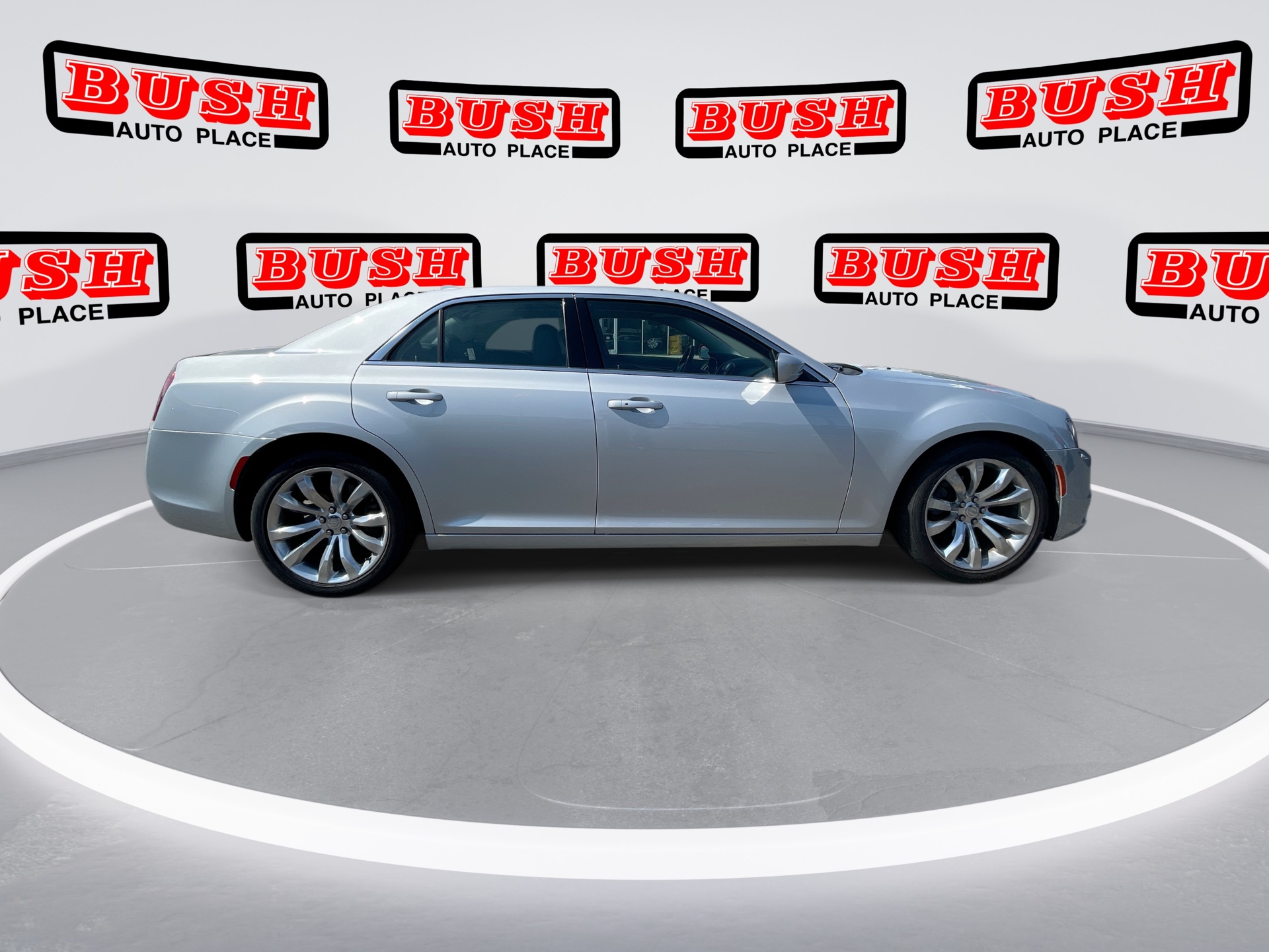 2019 Chrysler 300 Touring L photo 12