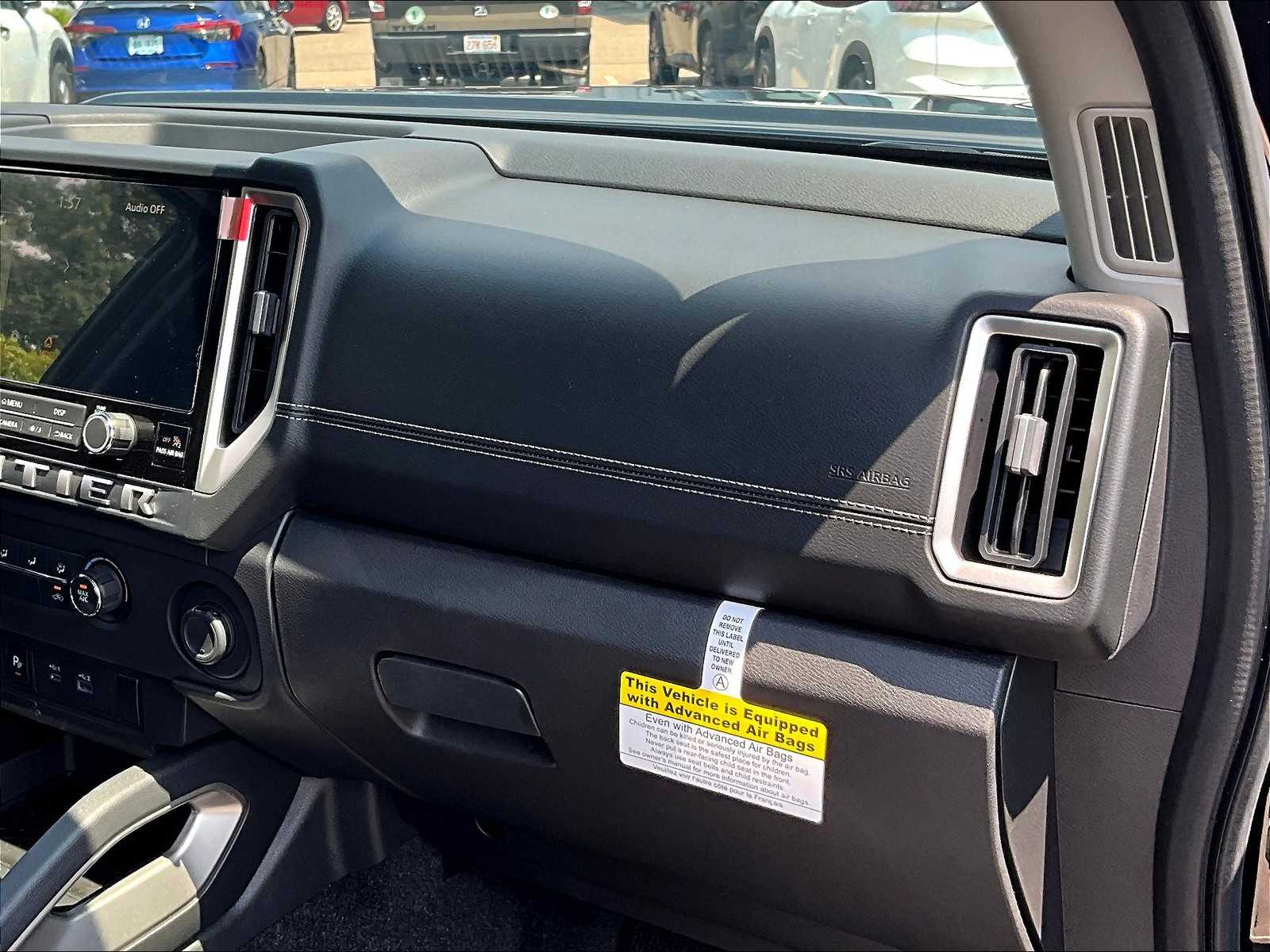 2025 Nissan Frontier SV photo 13