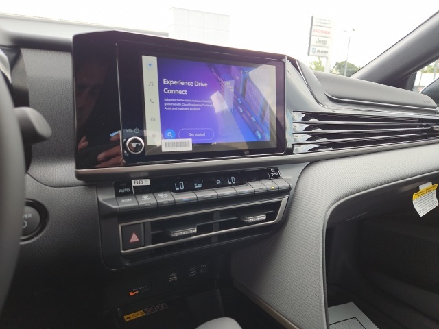 2026 Toyota Camry SE photo 31