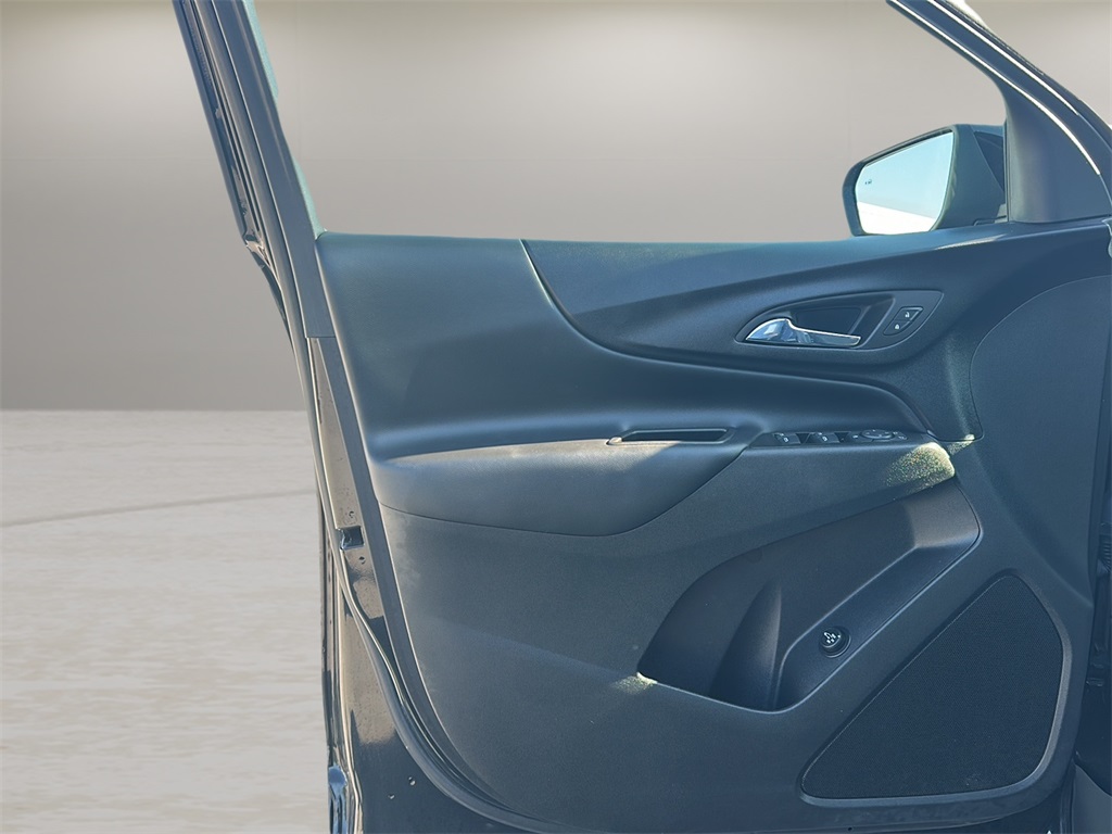 2022 Chevrolet Equinox LT photo 25