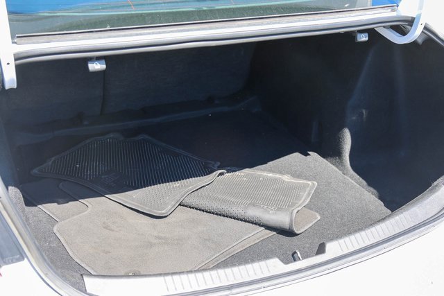 Used 2023 Summit White Chevrolet LT image 9