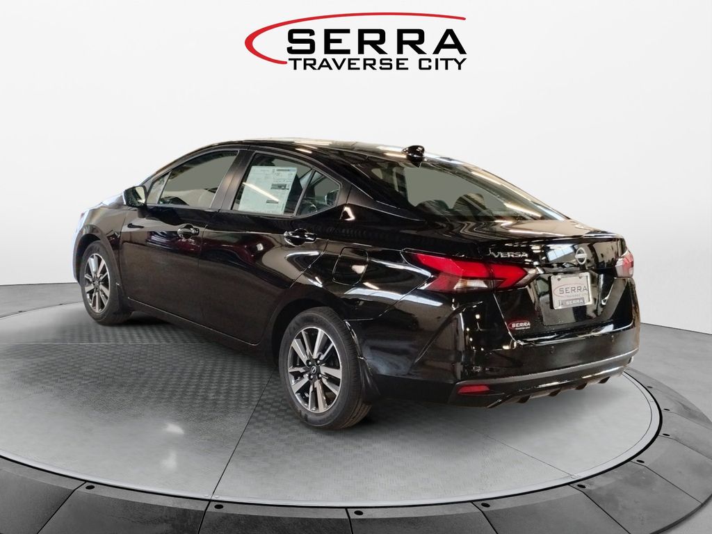 2025 Nissan Versa 1.6 SV photo 3
