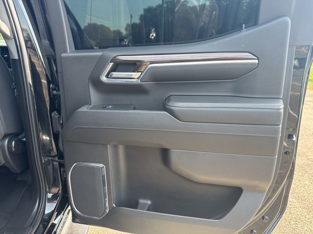 2024 Chevrolet Silverado 1500 RST photo 17