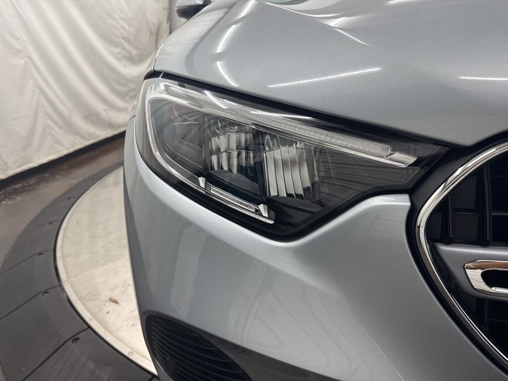 2026 Mercedes Benz GLC 300 photo 6
