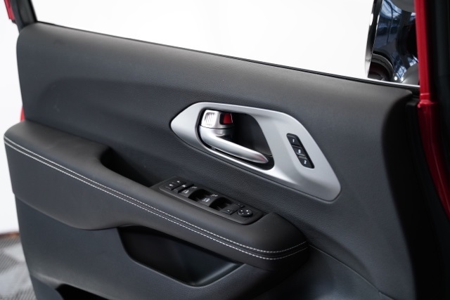 2026 Chrysler Pacifica photo 16
