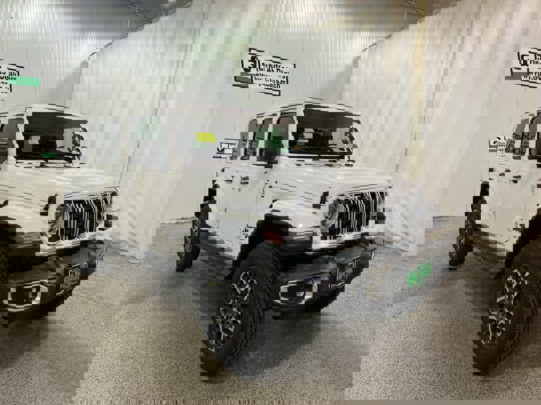 2026 Jeep Wrangler 4-Door Sahara's photo