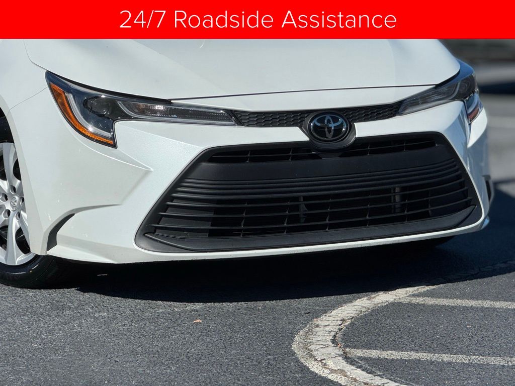2024 Toyota Corolla LE photo 3