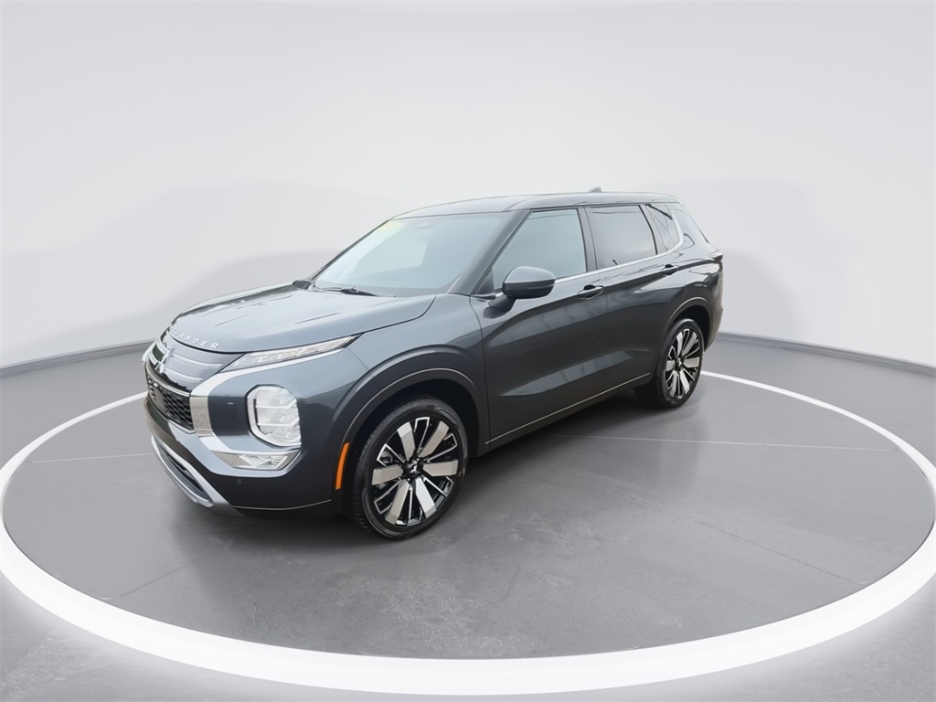 2025 Mitsubishi Outlander SE photo 4