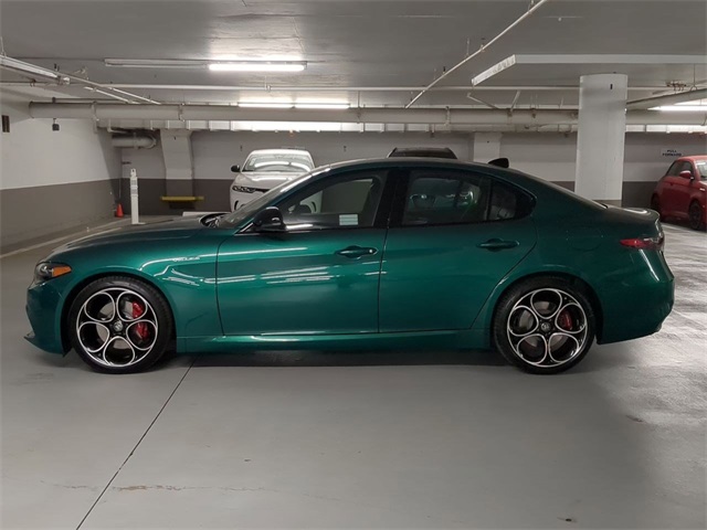 2025 Alfa Romeo Giulia Base photo 4