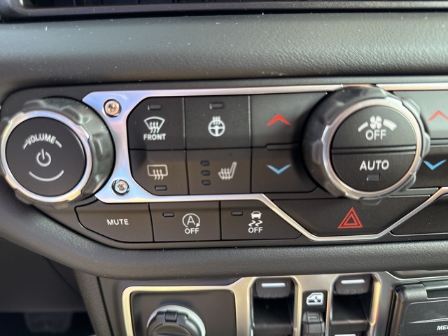 2025 Jeep Gladiator Willys photo 35