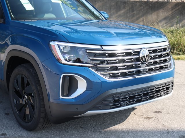 2026 Volkswagen Atlas SE Technology photo 2