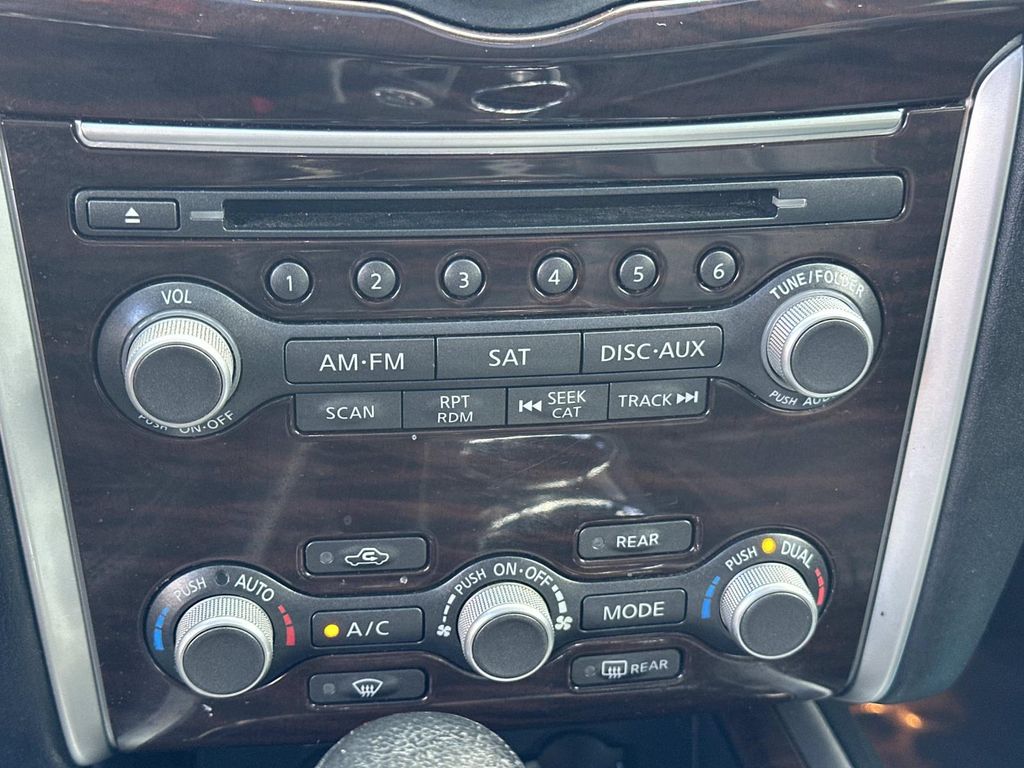 2014 Nissan Pathfinder Platinum photo 45