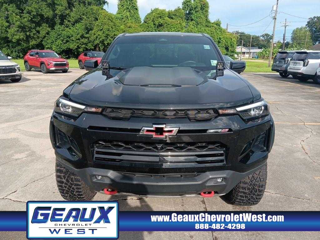 2024 Chevrolet Colorado ZR2 photo 3