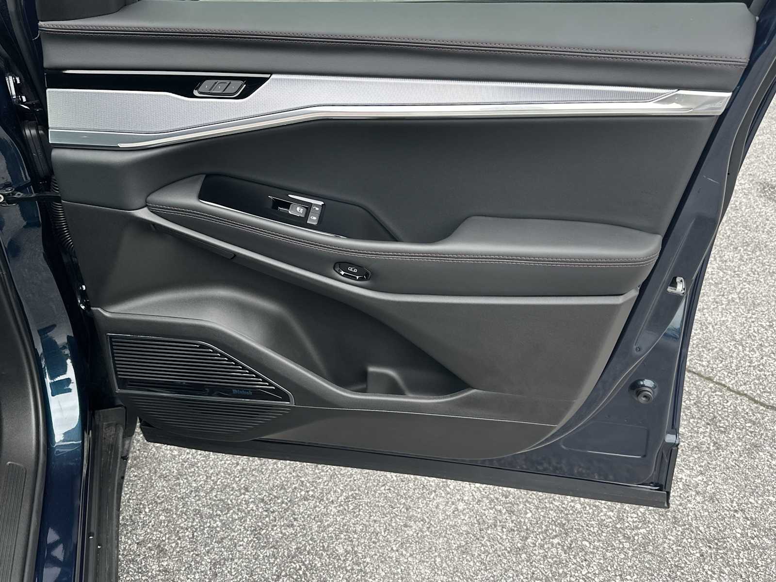 2025 Jeep Wagoneer S Launch Edition photo 13