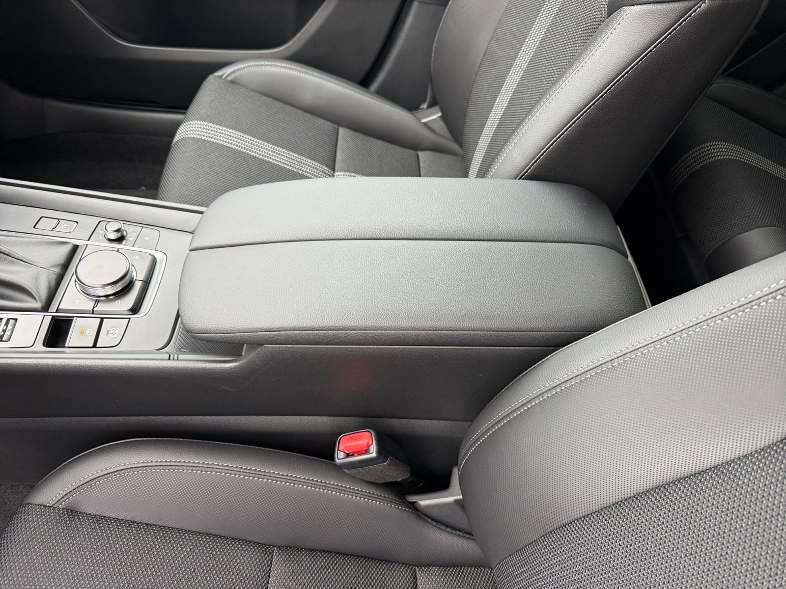 2025 Mazda CX-50 Preferred photo 14