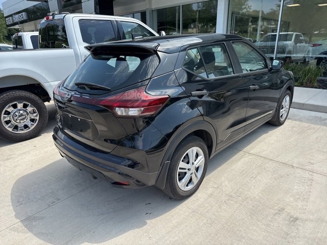 2022 Nissan Kicks S photo 4