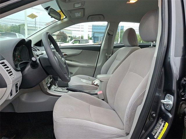 2011 Toyota Corolla LE photo 20