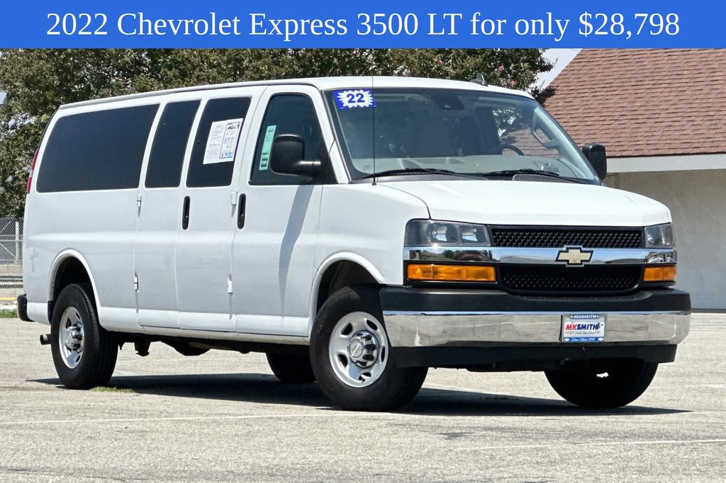 2022 Chevrolet Express Passenger 3500 photo 2
