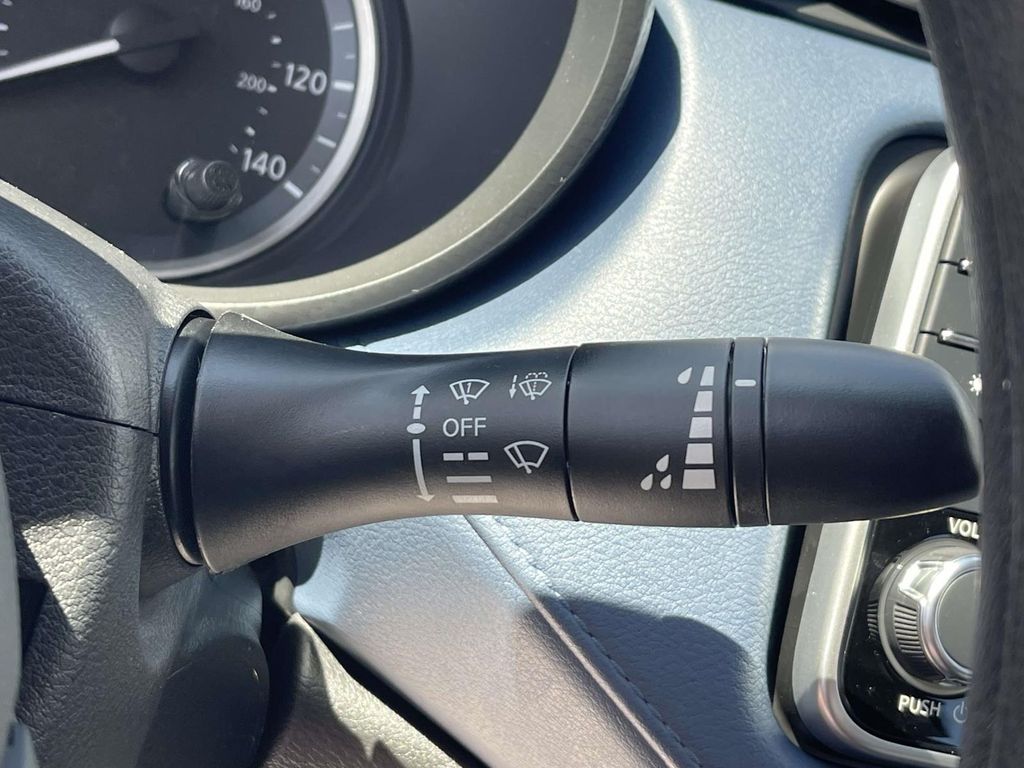 2025 Nissan Versa SV photo 24