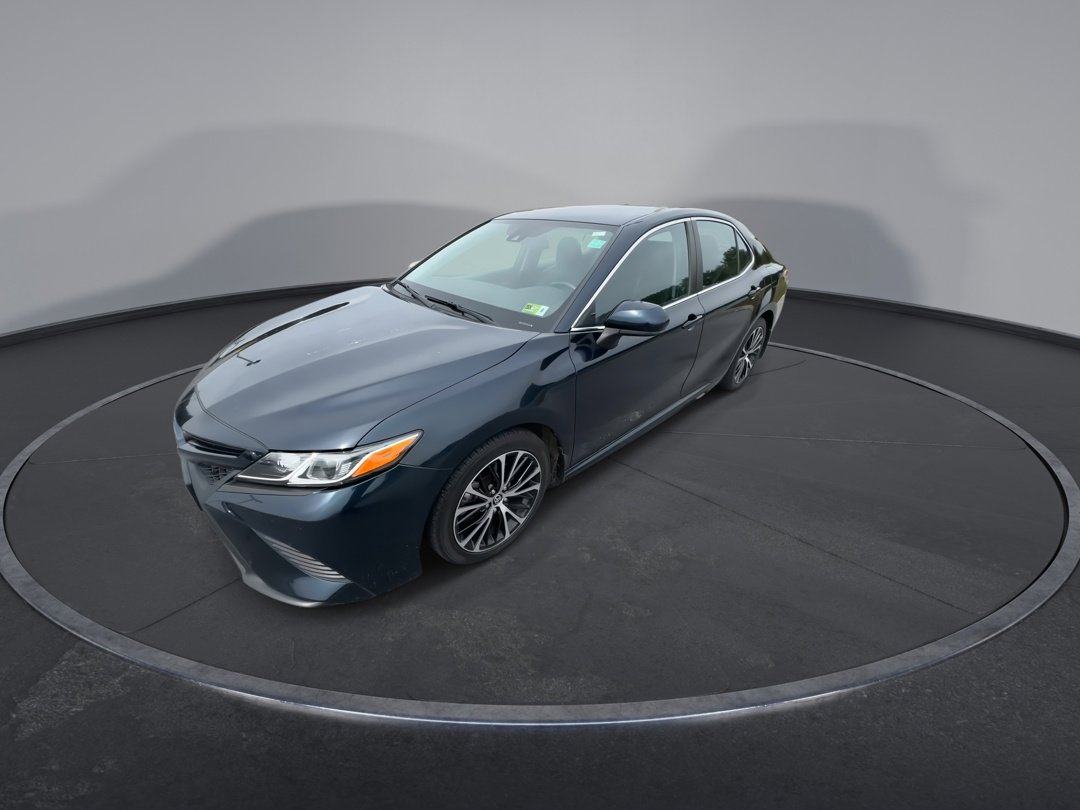 2020 Toyota Camry SE photo 4
