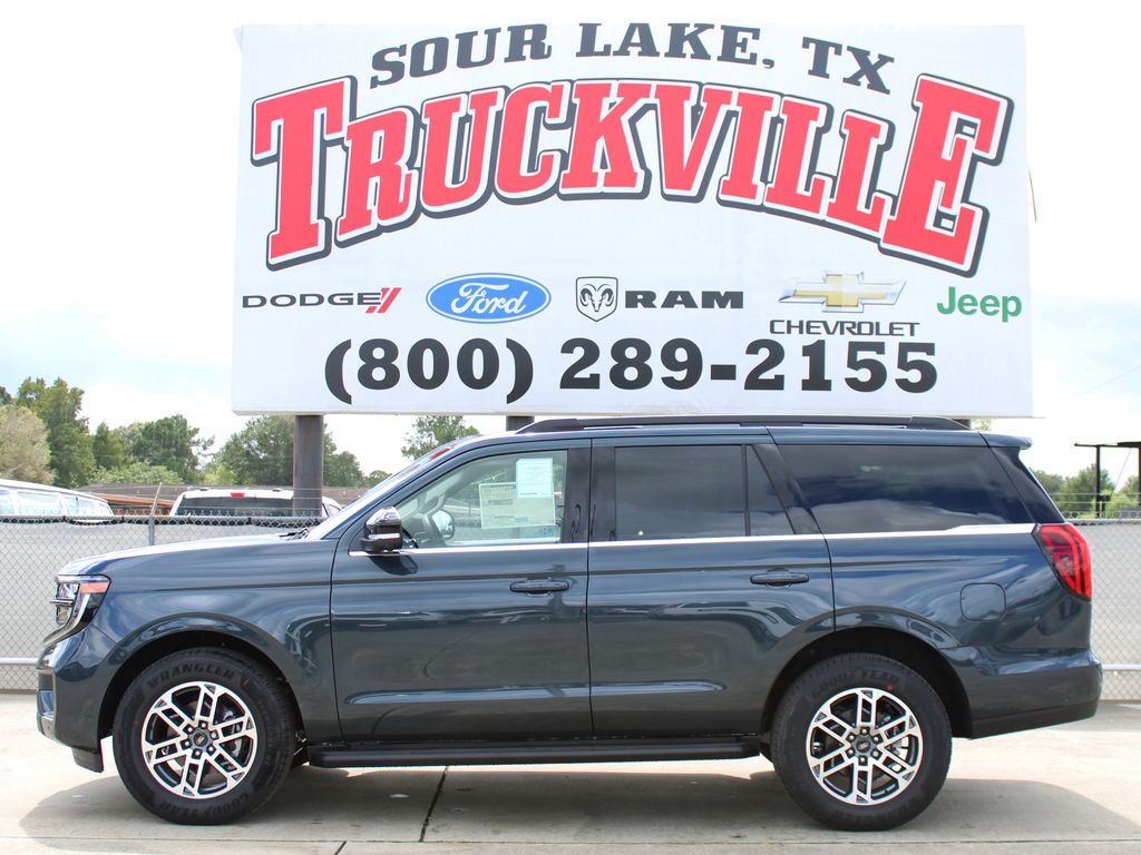 2025 Ford Expedition Active's photo