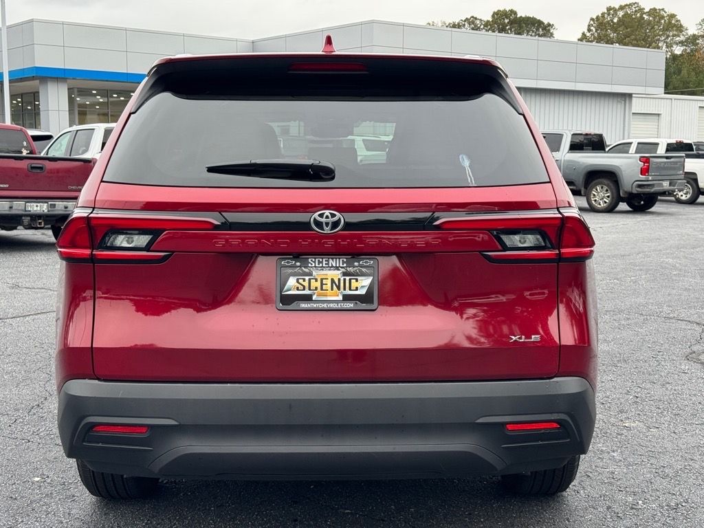 2025 Toyota Grand Highlander XLE photo 4