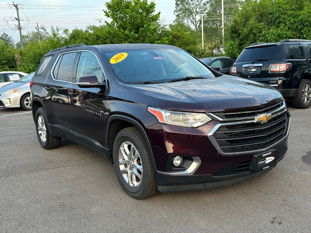 2019 Chevrolet Traverse 3LT photo 2