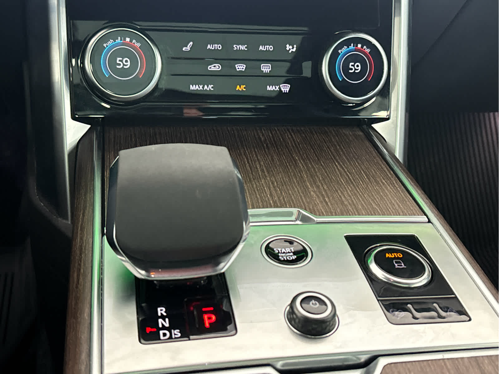 2023 Land Rover Range Rover SE photo 20