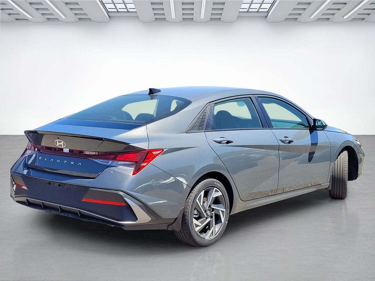 2025 Hyundai Elantra SEL Sport photo 5