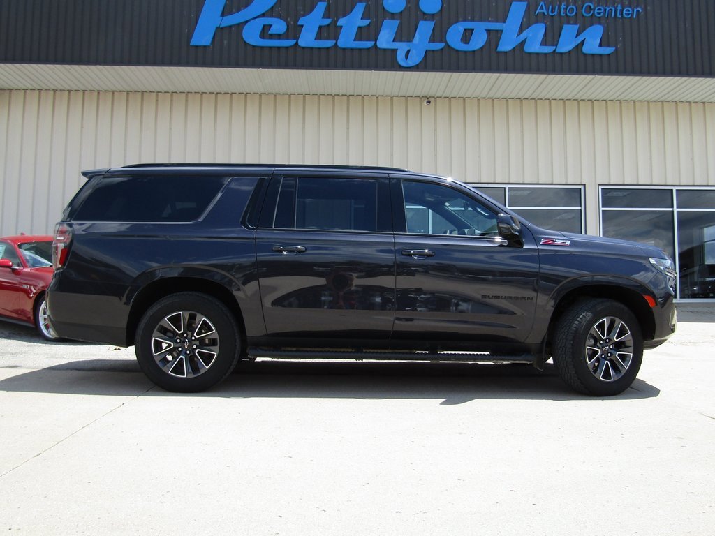 2022 Chevrolet Suburban Z71 photo 2