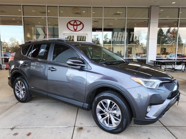 2017 Toyota RAV4 XLE's photo