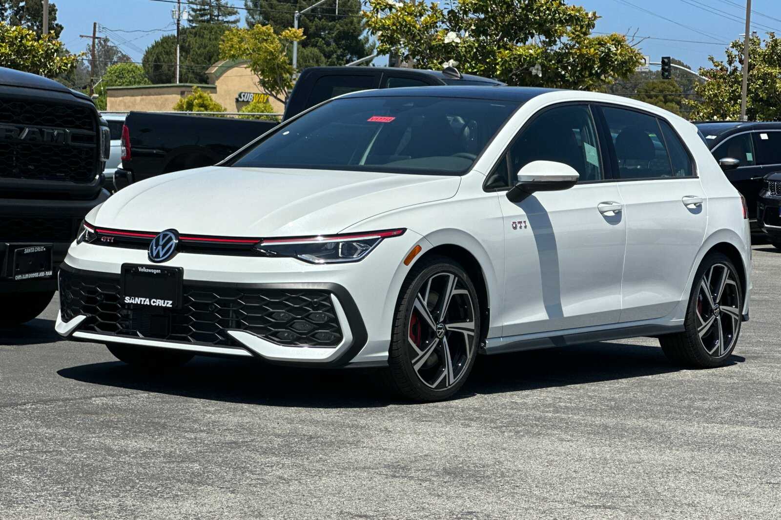 2025 Volkswagen Golf GTI SE photo 23