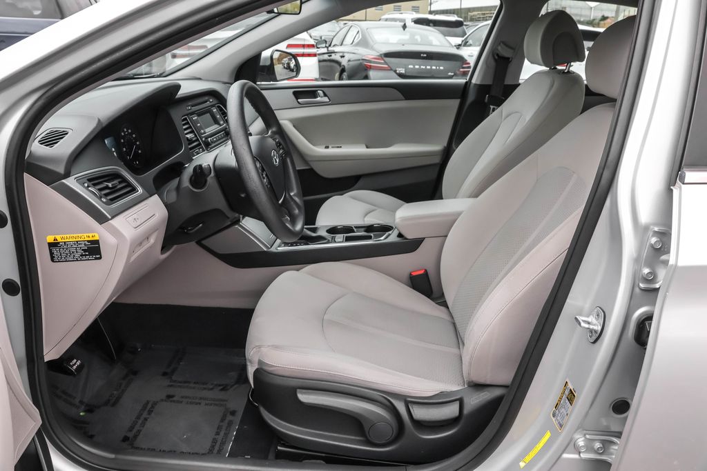 2015 Hyundai Sonata SE photo 4
