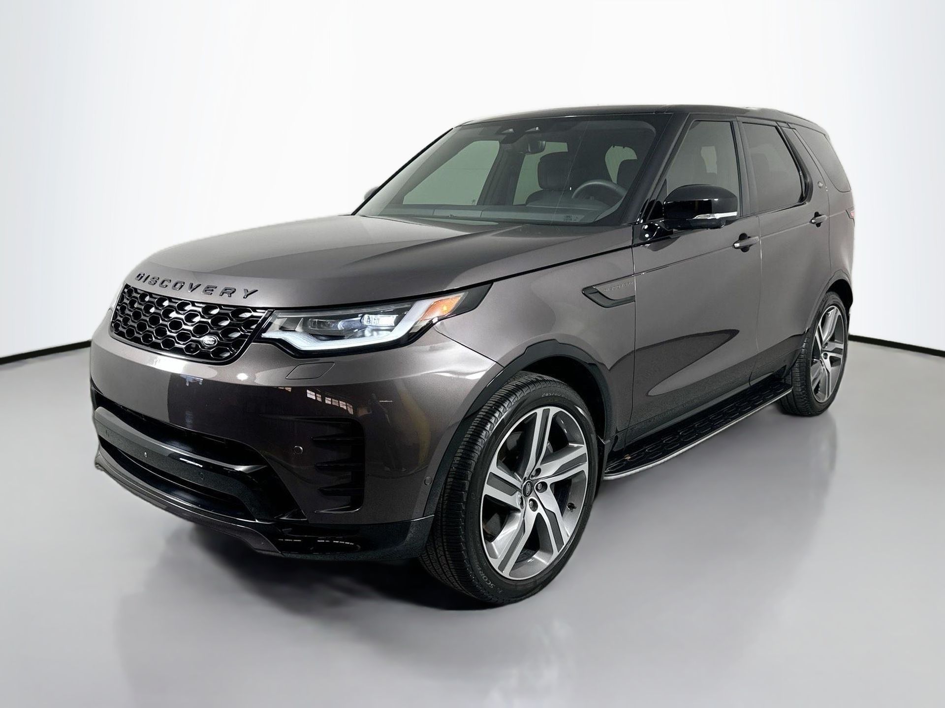 2024 Land Rover Discovery Dynamic SE's photo