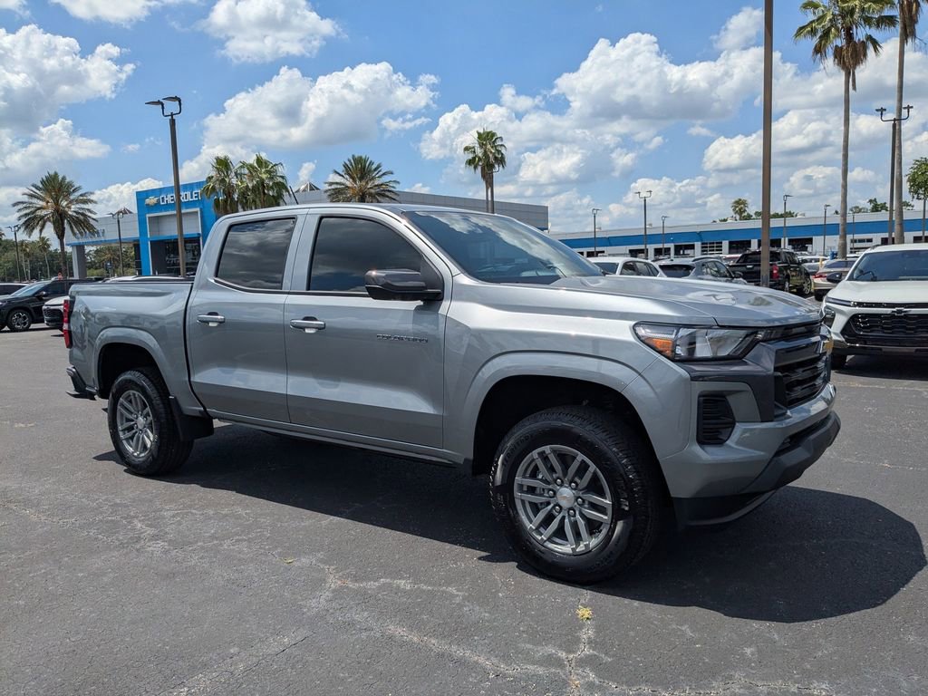 2025 Chevrolet Colorado Work Truck LT photo 2