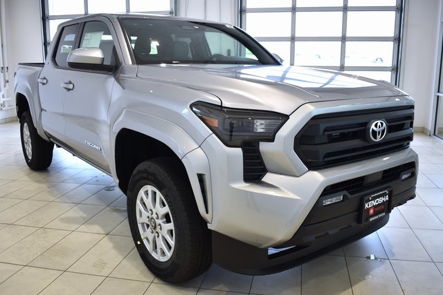 2025 Toyota Tacoma SR5's photo