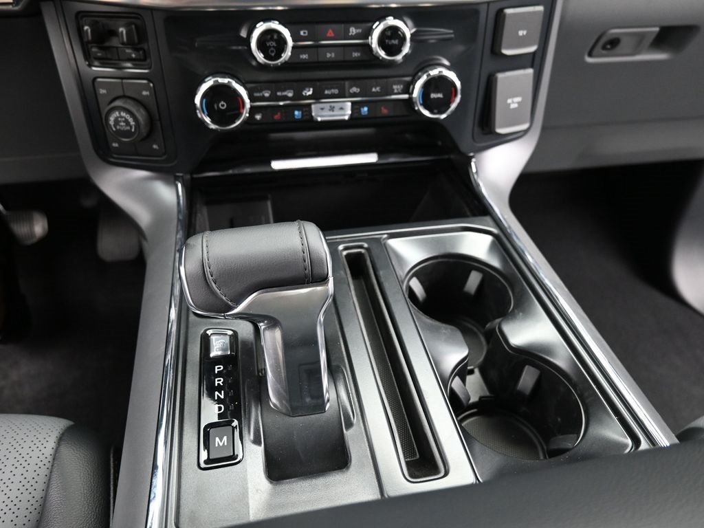 2025 Ford F-150 Lariat photo 14
