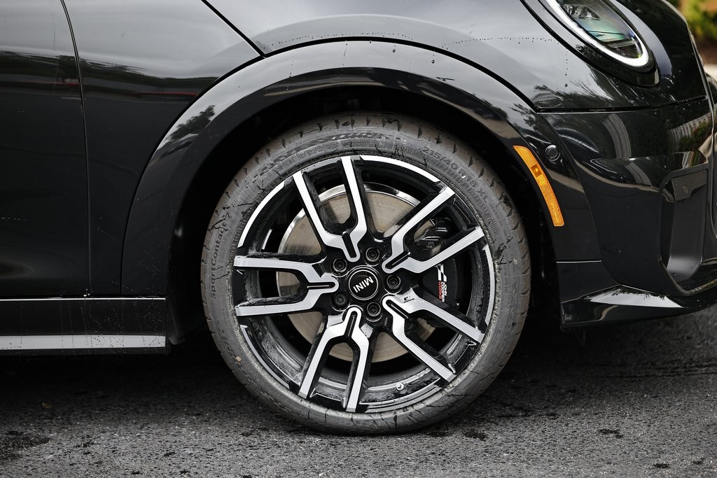 2026 Mini Cooper 4 Door Hardtop S Iconic photo 4