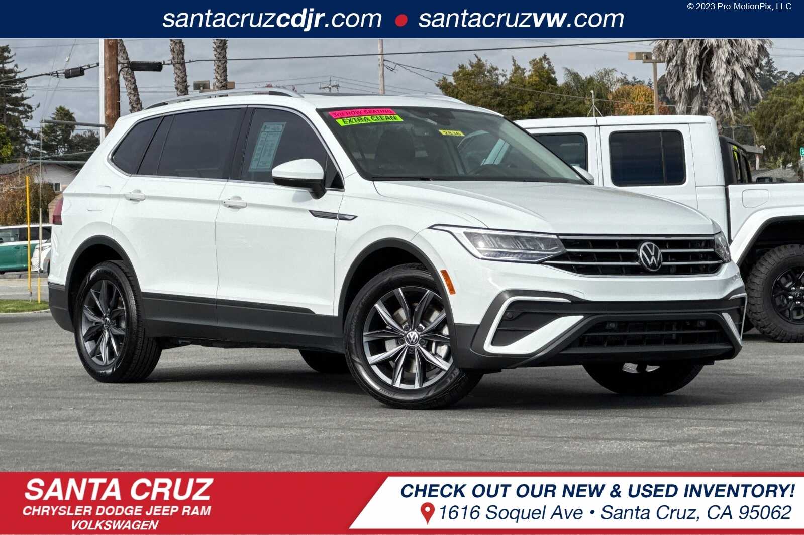 2022 Volkswagen Tiguan SE's photo