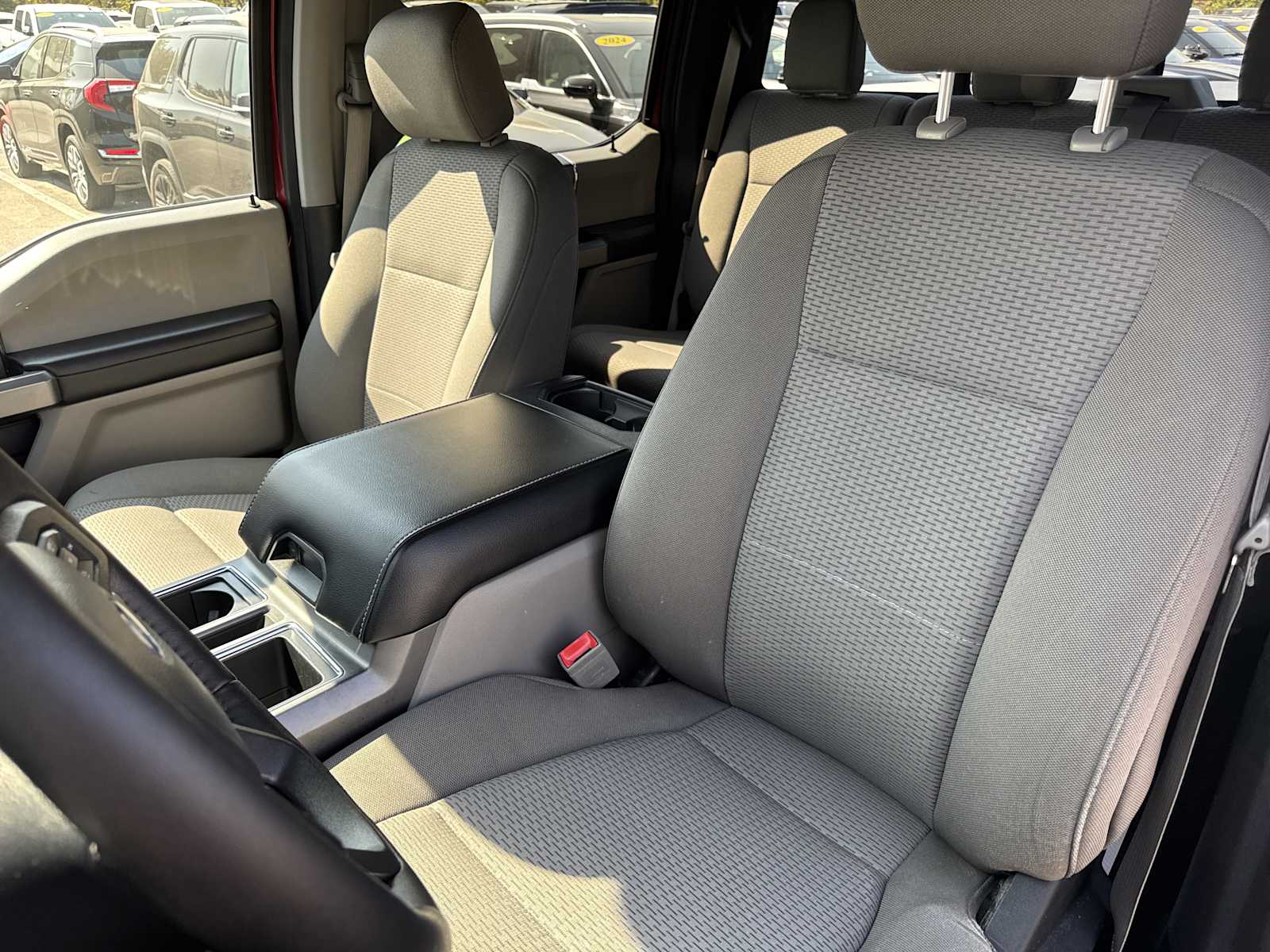 2019 Ford F-150 XLT photo 21