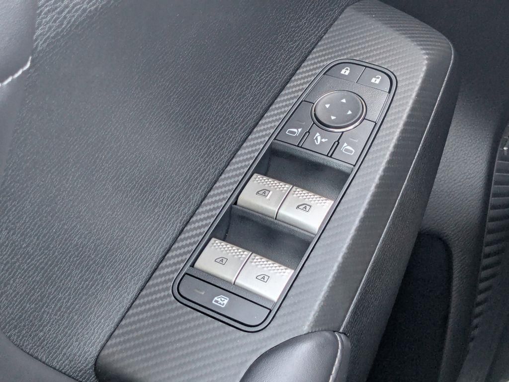 2025 Mitsubishi Outlander SE photo 20