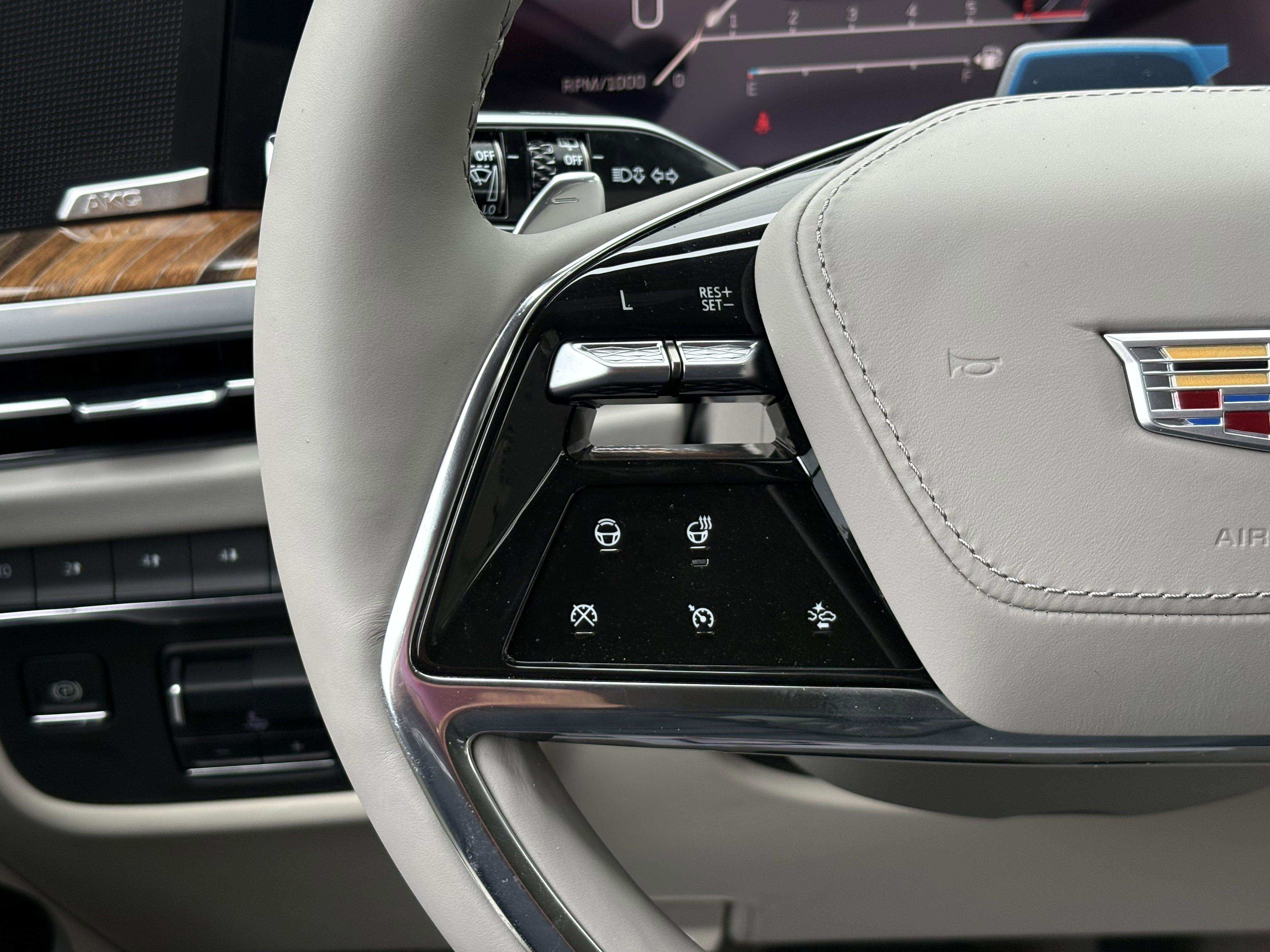 2025 Cadillac Escalade Sport Platinum photo 4