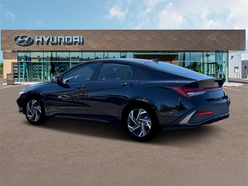 2025 Hyundai Elantra Hybrid SEL Sport photo 3