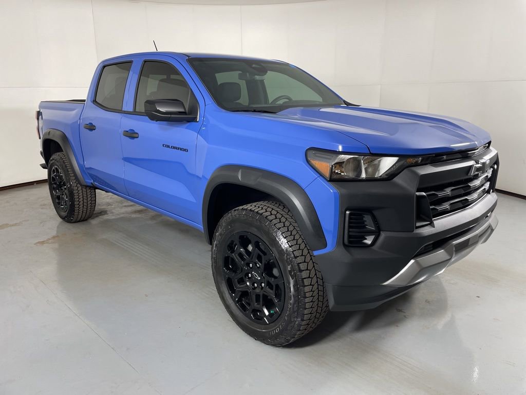 2026 Chevrolet Colorado Trail Boss photo 2