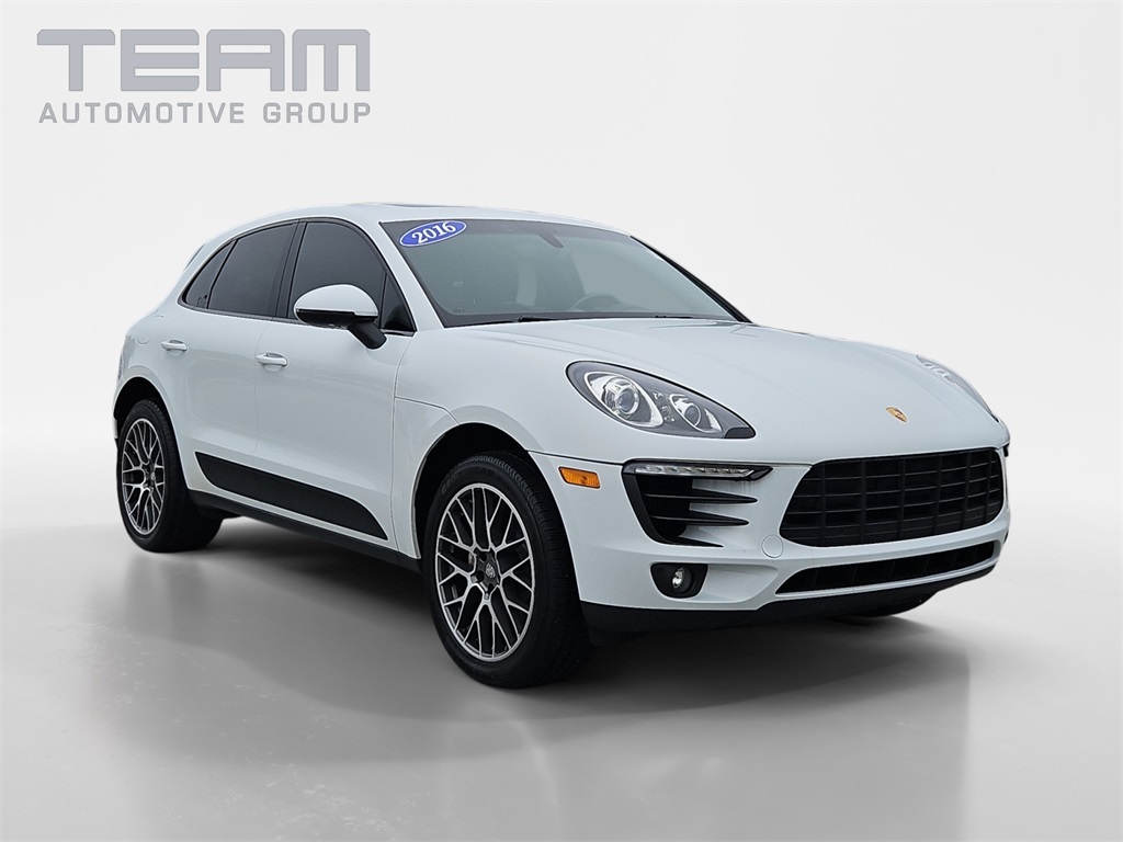 2016 Porsche Macan S's photo