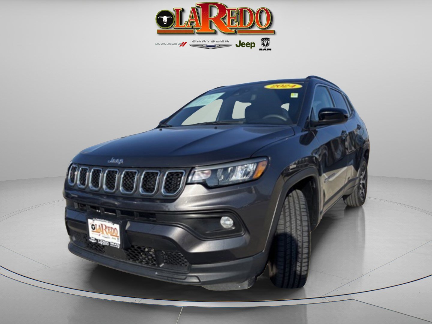 2024 Jeep Compass Latitude photo 3